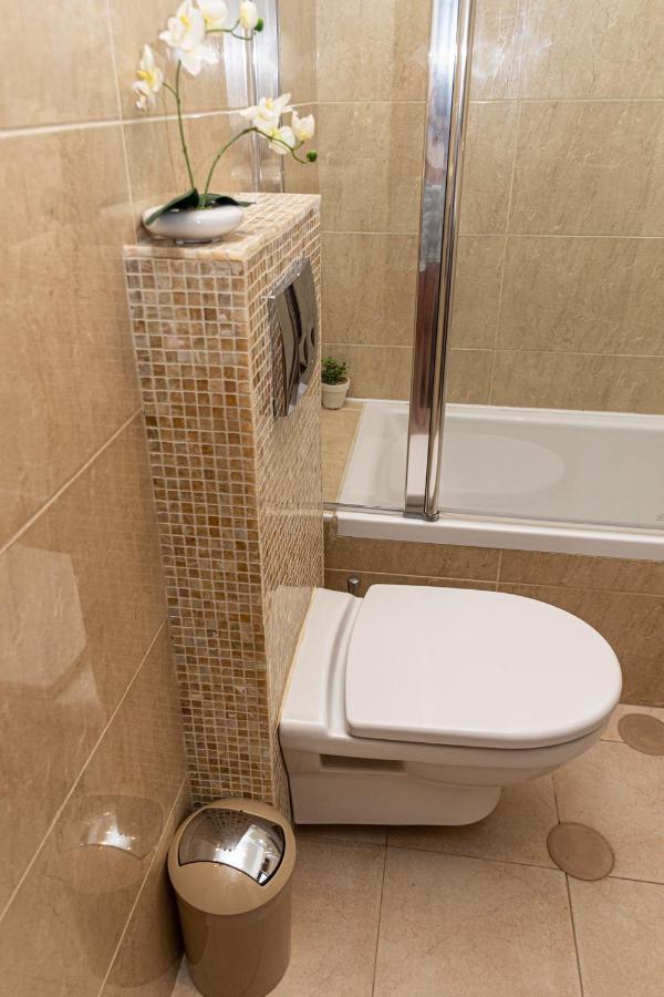 סטודיו 10 Apartment