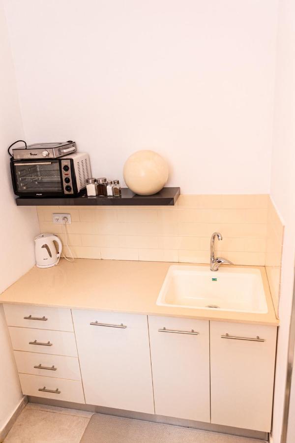 סטודיו 10 Apartment *